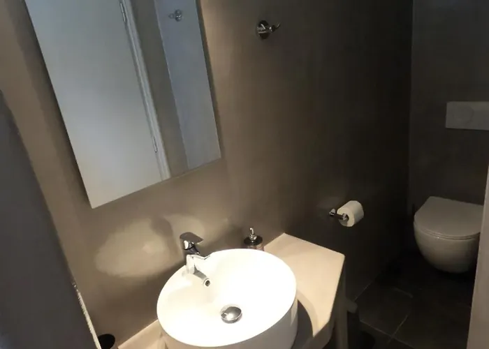 Petteo Serifos Λιβαδάκια